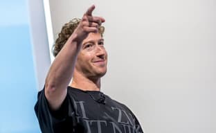 Цукерберг бросает перчатку Siri и Alexa. Кто победит в гонке ИИ?