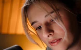 Подростки не могут жить без ИИ. OpenAI изучает опасные привычки подростков