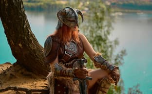 «Погоди! Погоди! На часы посмотри!»: фанатка показала косплей Довакина из The Elder Scrolls 5: Skyrim