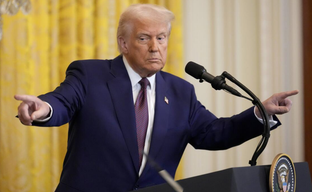 Дональд Трамп спасёт взрослые игры в Steam от произвола Visa и Mastercard? Геймеры возлагают большие надежды на новый указ президента США