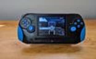 Игрок создал работающую портативную PlayStation 2