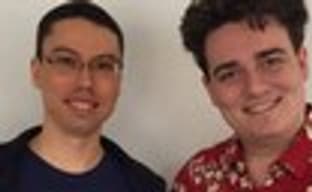 Палмер Лаки лично доставил первый шлем Oculus Rift в гавайской рубашке и вьетнамках... на Аляску