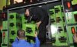 Доход Microsoft от продаж консолей упал на треть, но число активных пользователей в Xbox Live выросло