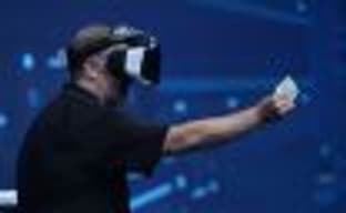 Intel представила беспроводной шлем виртуальной реальности Project Alloy