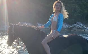 Кобыла с Цириллой порадовали фанатов коллекцией фото