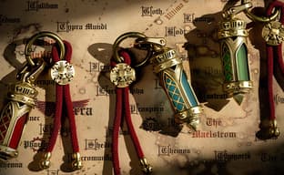 Starforged выпустила брелоки в виде реликвариев мучеников из Warhammer 40,000 и имперскую подвеску 