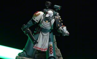 Лекарь «Сынов Хоруса»: JoyToy показала распаковку фигурки Апотекария из Warhammer: The Horus Heresy