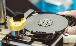 Искусственный интеллект продолжает жатву: стоимость жёстких дисков выросла в среднем на 46 % — СМИ