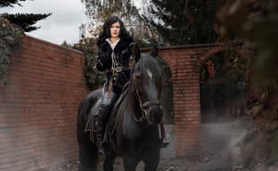 Косплеер воплотила образ Йеннифэр из игры «Ведьмак 3: Дикая Охота»: приключения чародейки