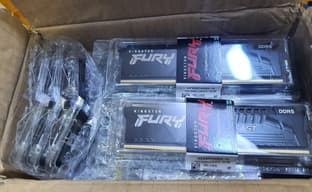 Golpe de suerte: usuario de Reddit compra devoluciones por $100 y encuentra 40 módulos DDR5 por $7000 en las cajas