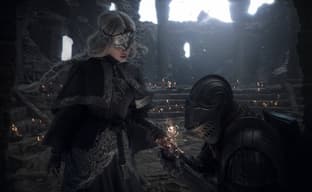 Косплееры предстали в образах Хранительницы огня и Негорящего из Dark Souls III: «Да осветит пламя твой путь...»