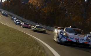 В Steam можно бесплатно поиграть в гонку Project Motor Racing — разработчики улучшили физику, графику и карьерный режим