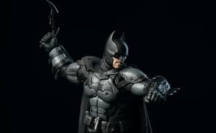 Inart показала распаковку фигурки Бэтмена в повреждённом костюме из игры Batman: Arkham Origins