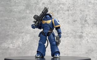 JoyToy показала распаковку фигурки ультрамаринского Тяжёлого Заступника из Warhammer 40,000: Space Marine 2