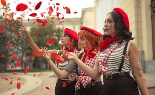 Багетное трио: косплеерши воплотили образы Сиэль, Маэль и Люнэ из Clair Obscur: Expedition 33