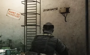 Создатели Escape from Tarkov отпраздновали релиз MGS Delta кроссовером со стелсом в коробке и сценой с лестницей