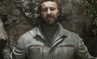 Майор Нечаев из Atomic Heart отпраздновал релиз ремейка MGS Delta — Mundfish показала косплей Снейка