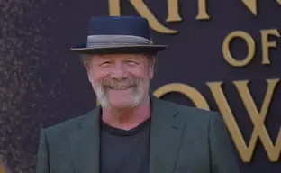 Звезда «Колец власти» заменил Кима Бодниа в роли Весемира в четвёртом сезоне «Ведьмака» от Netflix