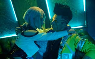 Трагическая любовь в Найт-Сити: косплееры превратились в Дэвида и Люси из сериала «Киберпанк: Бегущие по краю»