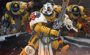 Полевой медик из Warhammer: The Horus Heresy: JoyToy открыла предзаказ на фигурку Апотекария из Имперских Кулаков
