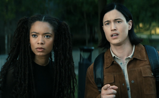 Кровавые школьные будни супергероев. Разбираем первый сезон сериала «Поколение V» и начало второго