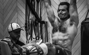 Генри Кавилл порадовал геймеров, процитировав персонажа Planescape Torment — Крисс Авеллон тоже доволен