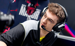 Стример Evelone192 купил права на русскоязычную трансляцию мейджора по CS2