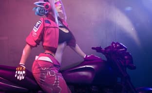 «Попробуй догони!»: модель показала косплей Псайлок из Marvel Rivals в скине «Мимолётная бабочка»