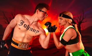 «Да начнется “Смертельная битва”!»: косплееры превратились в Джонни Кейджа и Соню Блейд из серии Mortal Kombat