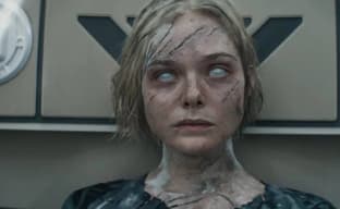 Эль Фаннинг пугала коллег и использовала свои физические особенности, чтобы сыграть синтетика в «Хищник: Планета смерти»