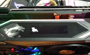 MSI GeForce RTX 2080 Ti Lighting имеет маленький дисплей для демонстрации мониторинга состояния карты и разных анимаций