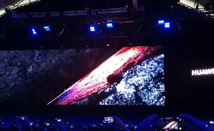 Складной смартфон Huawei Mate X с гибким экраном