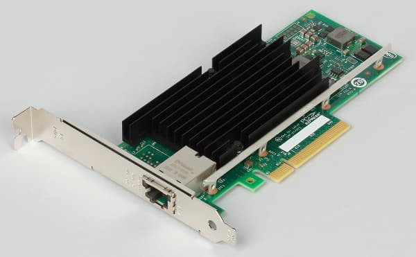 Внешний вид адаптера Intel X540-T1 Внешний вид адаптера Intel X540-T1