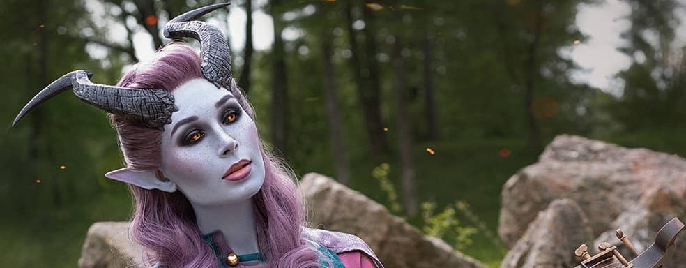 Рогатый бард: фанатка показала косплей Альфиры из ролевой игры Baldur’s Gate 3