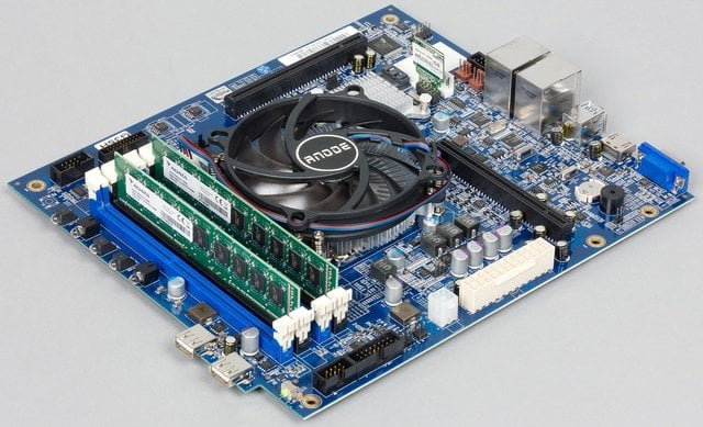 Конструкция сетевого накопителя Thecus N7770-10G