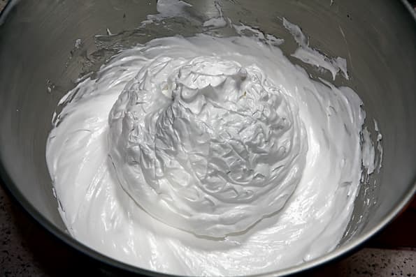 Кухонный комбайн (планетарный миксер) Clatronic KM 3630