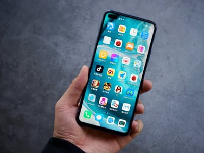 Honor V30 и Honor V30 Pro наконец можно рассмотреть во всех подробностях