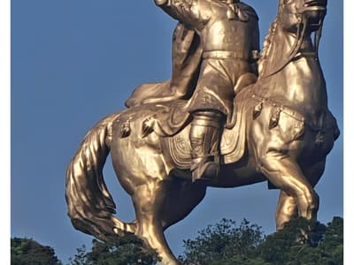 Так снимает новейший Honor Magic8 Pro: два десятка фотографий демонстрируют съемку в сложных ночных условиях и с зумом 40-50х