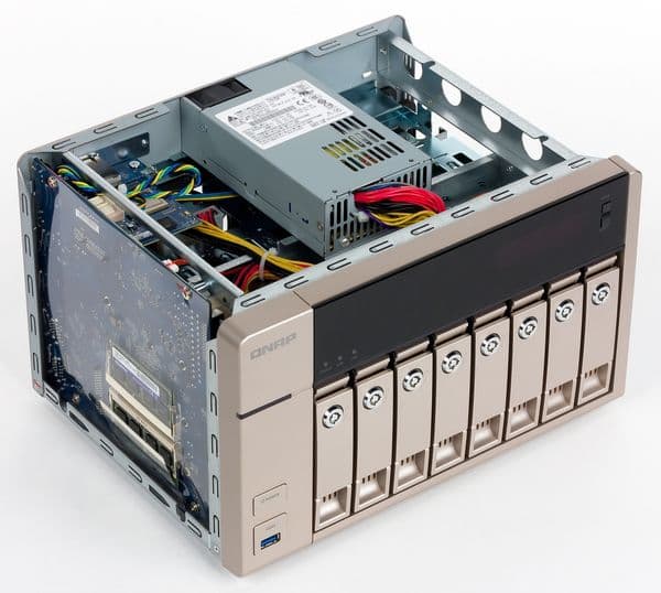 Конструкция QNAP TVS-863+ Конструкция QNAP TVS-863+