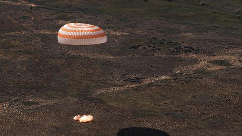 Rostec reveals secrets of "Soyuz" landing: giant 1000 m² parachute saves crews