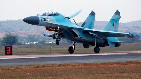 Российскую авионику хотят полностью убрать из индийских Су-30МКИ и МиГ-29: дан старт программе замен