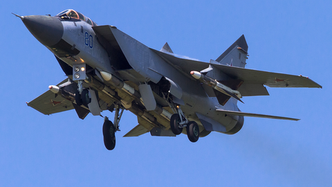 Rusia aumenta la producción de misiles hipersónicos R-37M: una filtración revela la escala de producción