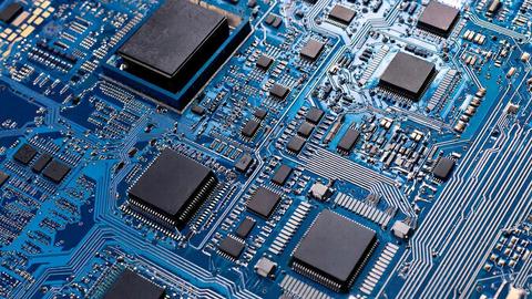 Has Russia Lost in Microelectronics? China Captures the Market with AI While Russia Only Creates Production