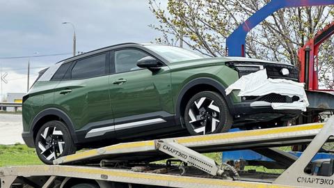Секрет раскрыт: Lada Azimut в двух цветах увидели за три месяца до серийного выпуска