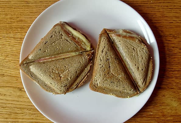 Бутербродница-вафельница Redmond RSM-M1404