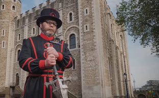 Меч главного героя Final Fantasy 16 был выставлен в Белой Башне лондонского Тауэра