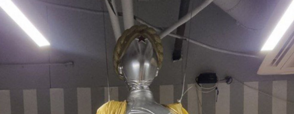 3-метровая Близняшка из Atomic Heart в реальности. В России создали массивную статую персонажа из игры Mundfish