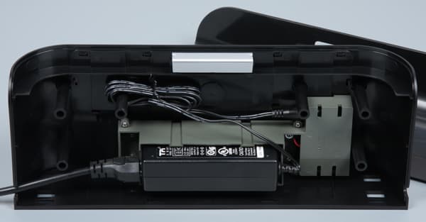 Робот-пылесос Neato XV Signature Pro, база Робот-пылесос Neato XV Signature Pro, база