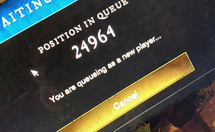 Большинство игроков в New World стоит в очередях — онлайн в игре более 700 тысяч человек