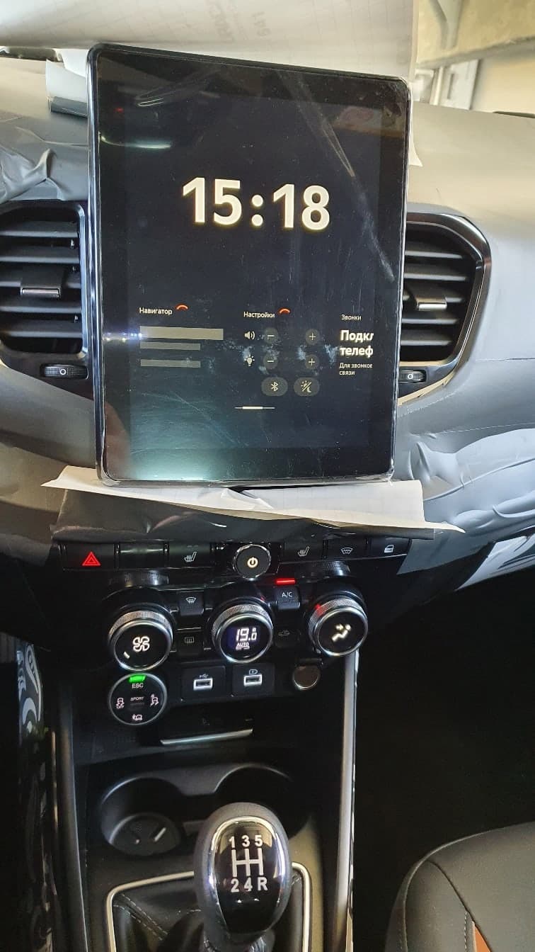 Как выглядит новая Lada Vesta FL изнутри: опубликованы живые фото салона